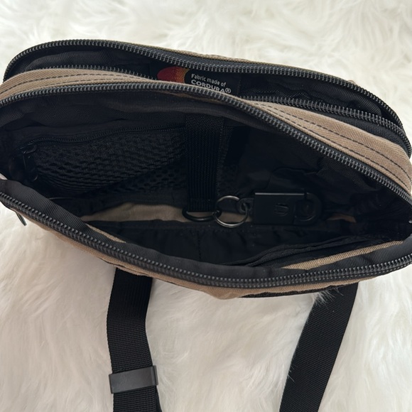 EAGLE CREEK EXPLORE HIP PACK - Picture 4 of 4